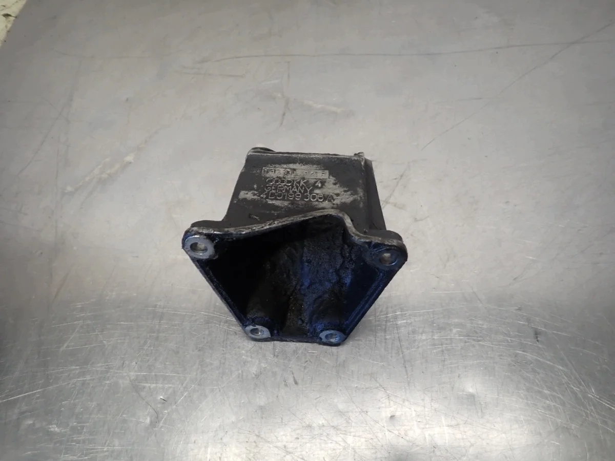 Soporte Motor Audi A6 C4 4D0199306A Usado