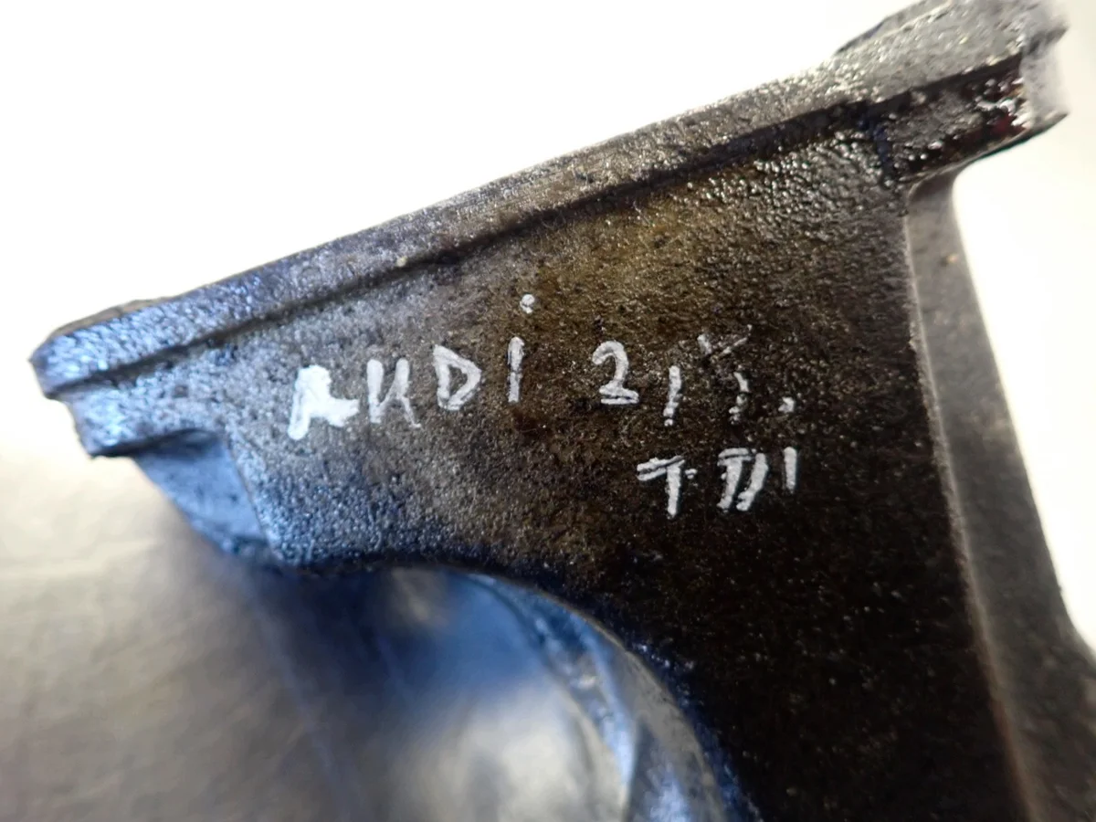 Motorlager Audi A6 C4 4D0199306A image 4