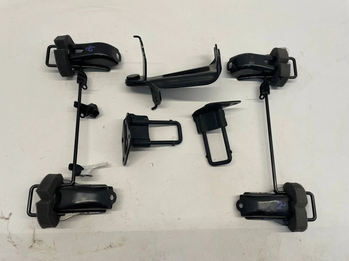 Suporte Isofix RAV4 V Plug-In Toyota OE