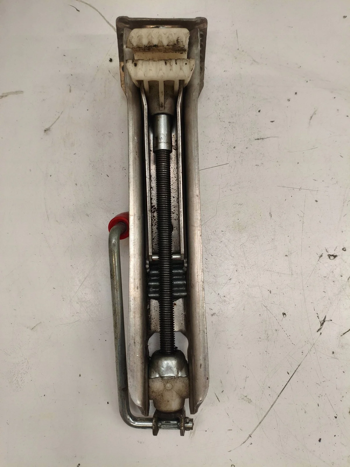 Audi A4 S4 B5 Levier Cric 8D0011031D image 8