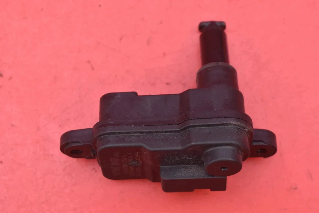 Motorino Chiusura Coperchio Carburante Skoda Octavia 4