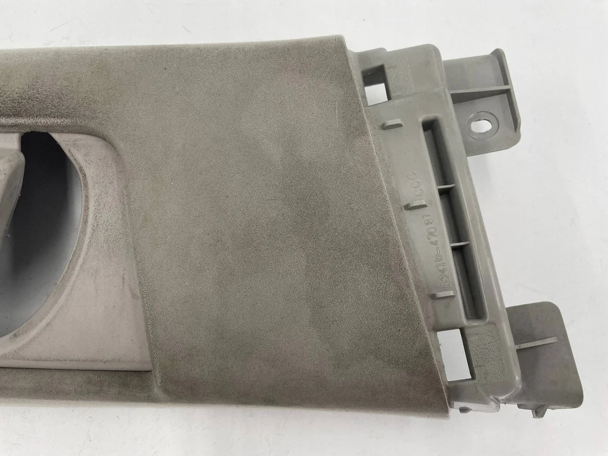 Toyota Prius XW30 Cache montant B 6241047081 image 4