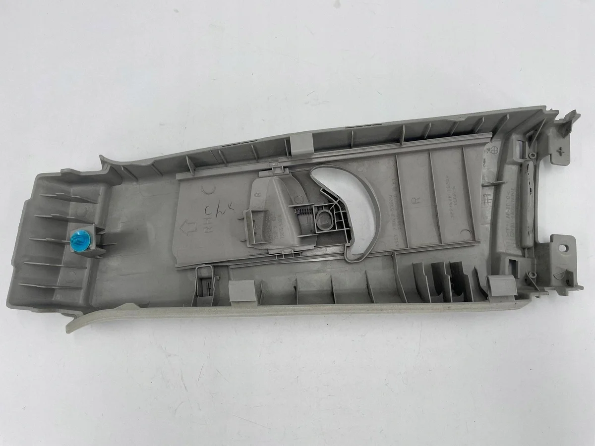 Toyota Prius XW30 Cache montant B 6241047081 image 5