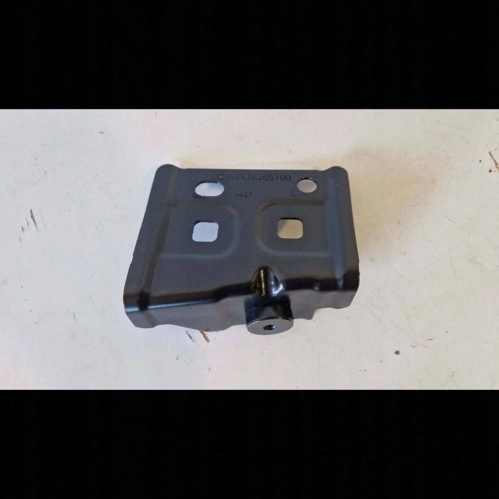 Support garde-boue Mercedes-Benz EQB A2476205700 image 3