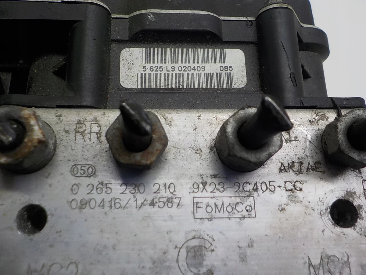 Jaguar XF ABS Pump 9X23-2C405-CC Used image 3