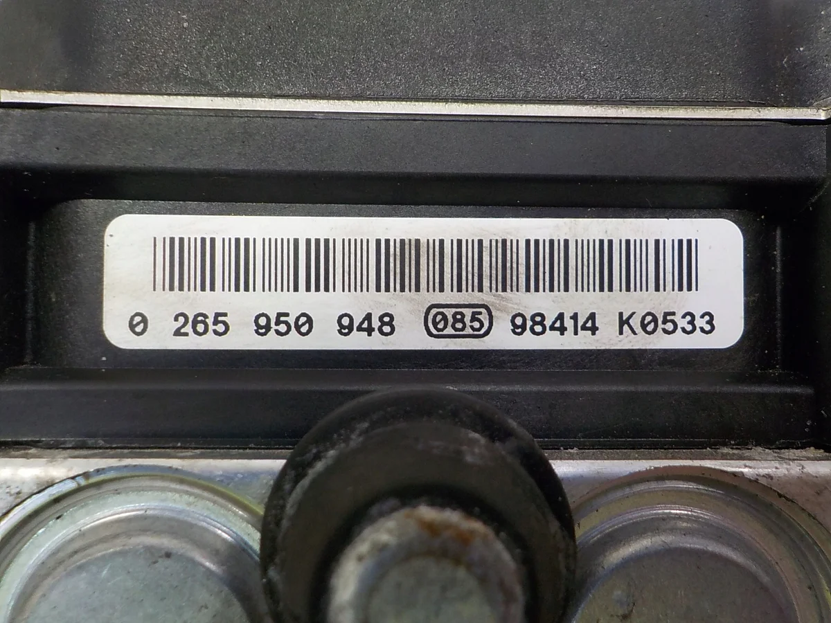 Jaguar XF ABS Pump 9X23-2C405-CC Used image 5