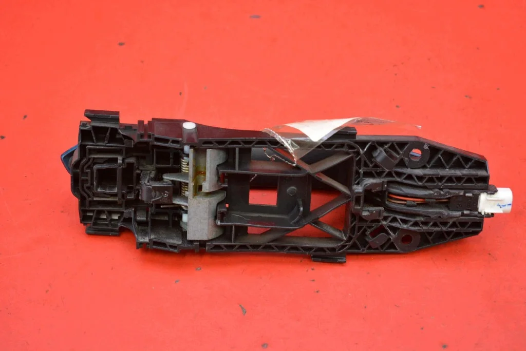 Griff Tür Links Hinten Keyless 8V0839885 image 5
