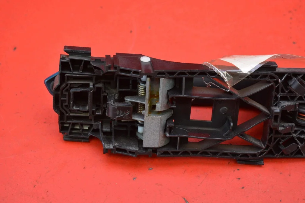 Griff Tür Links Hinten Keyless 8V0839885 image 6