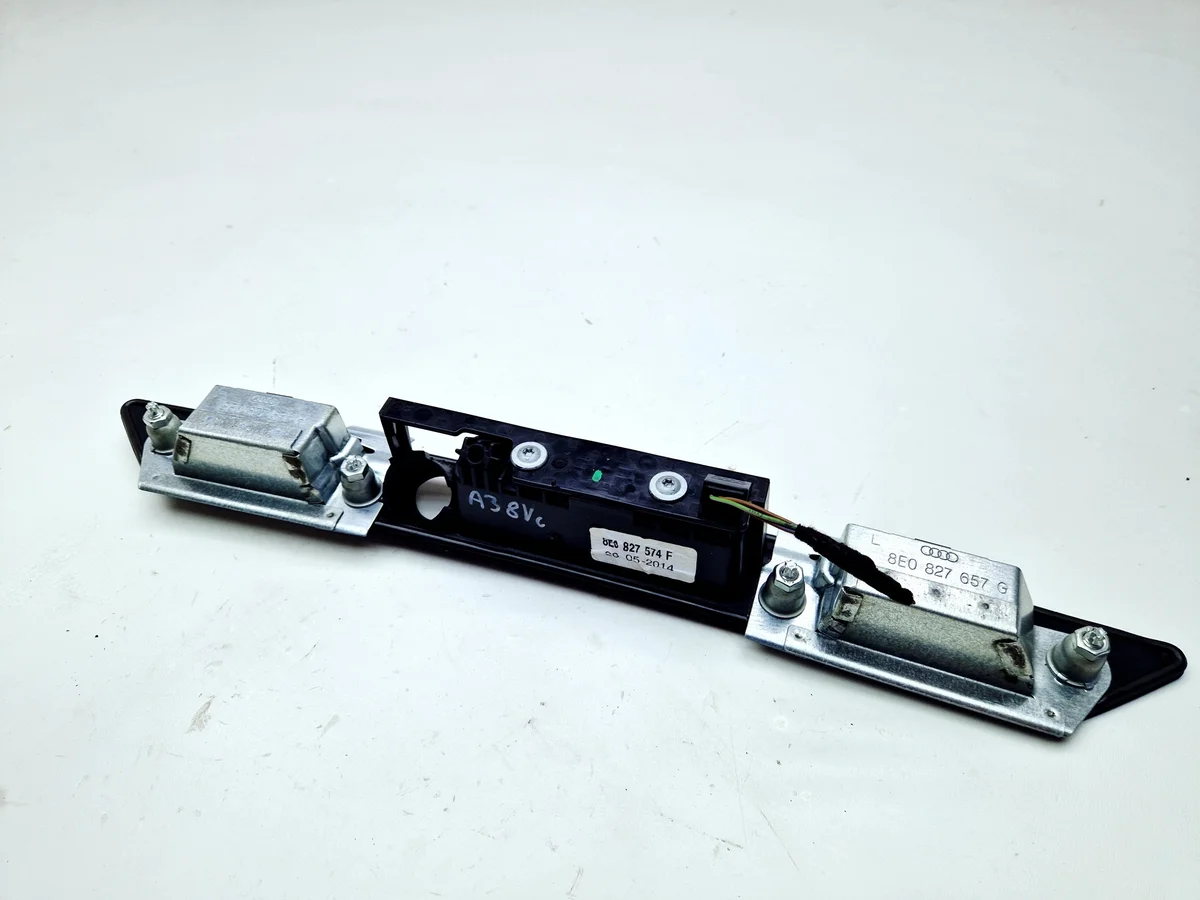 Bouton micro-interrupteur coffre Audi A3 A5 A8 image 3