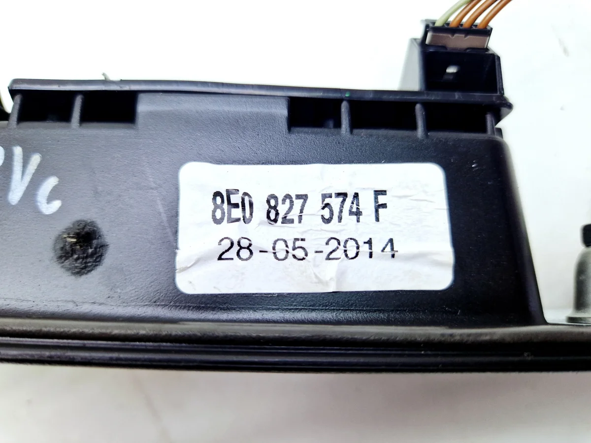 Bouton micro-interrupteur coffre Audi A3 A5 A8 image 4