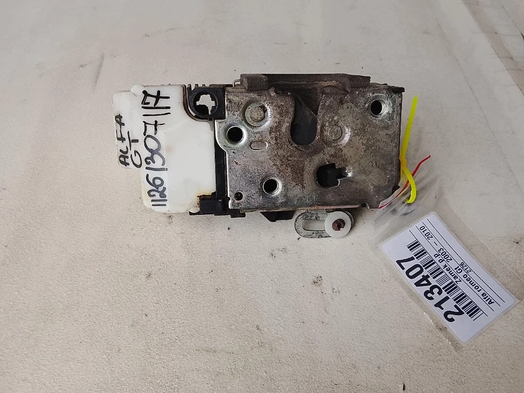 Alfa Romeo GT Front Right Door Lock 6 Pin Used