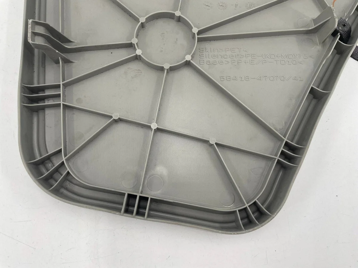 Toyota Prius III 09-15 Seitenverkleidung Kofferraum image 8