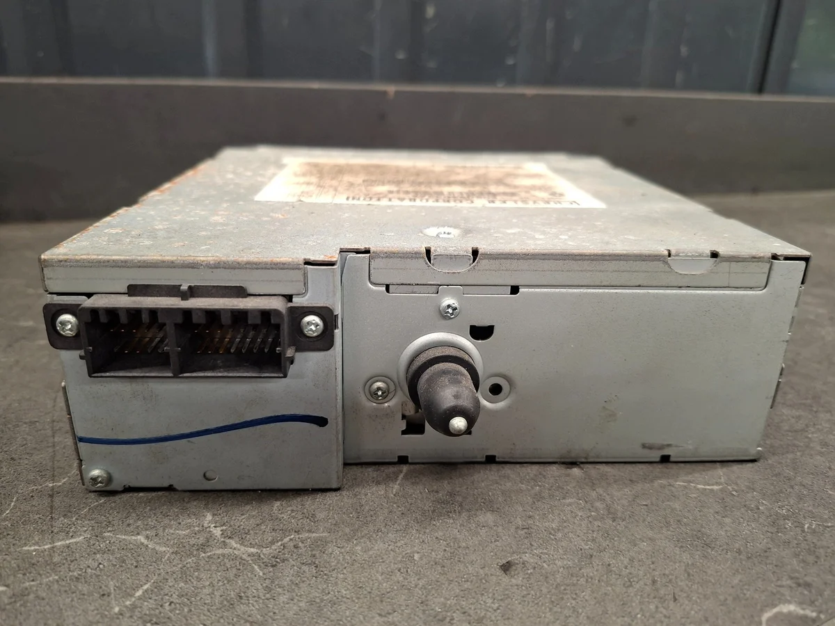 Changeur CD Dodge Caravan IV 3.8 V6 thumbnail 5