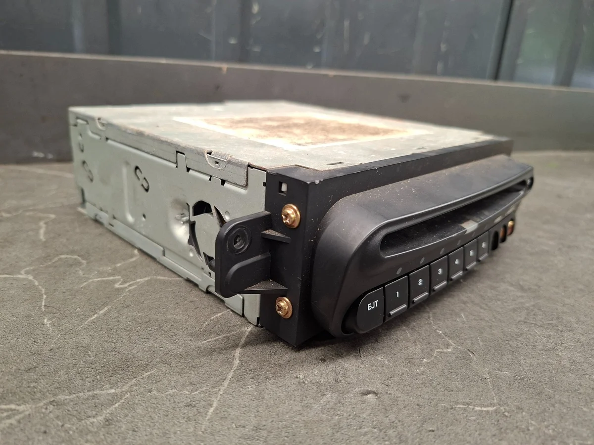 Changeur CD Dodge Caravan IV 3.8 V6 thumbnail 6