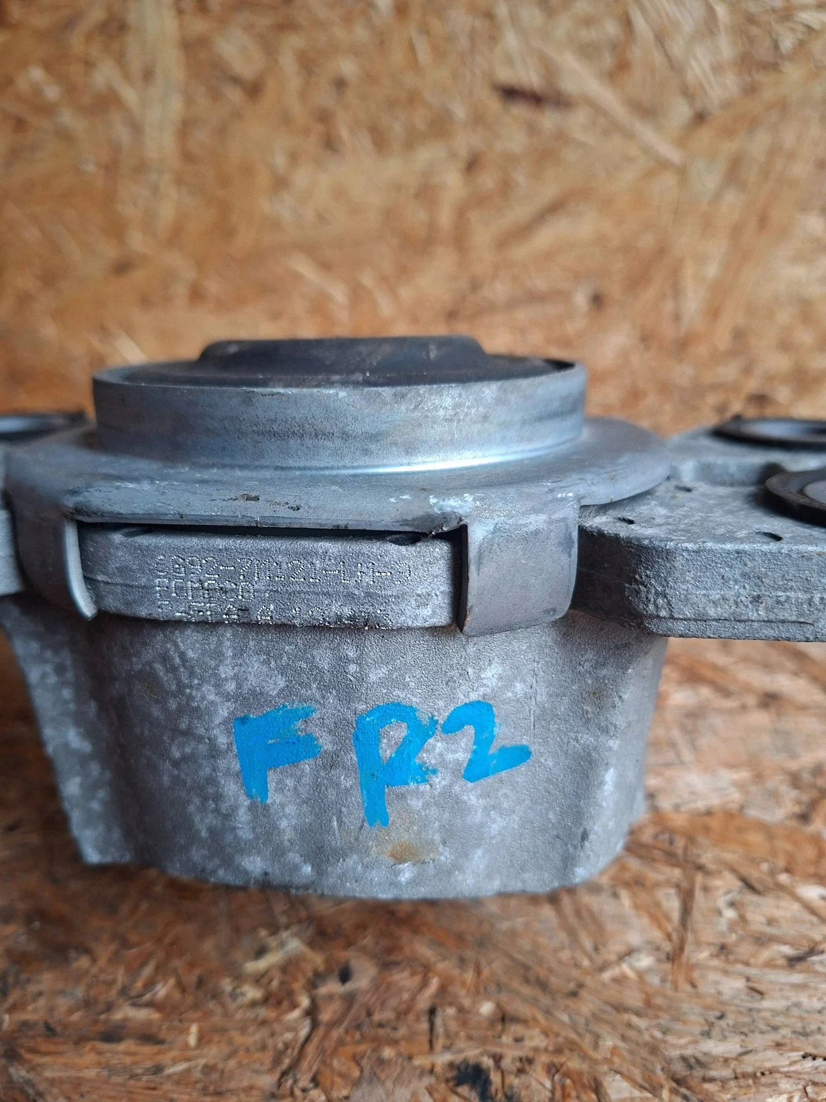 Engine Mount 6G92-7M121-LH-9 Land Rover Freelander 2 image 3