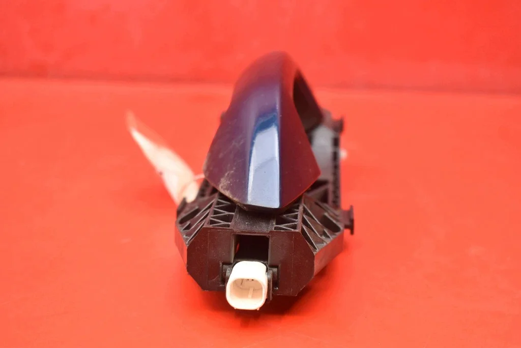 Griff Tür hinten rechts Keyless 8V0839885 image 4