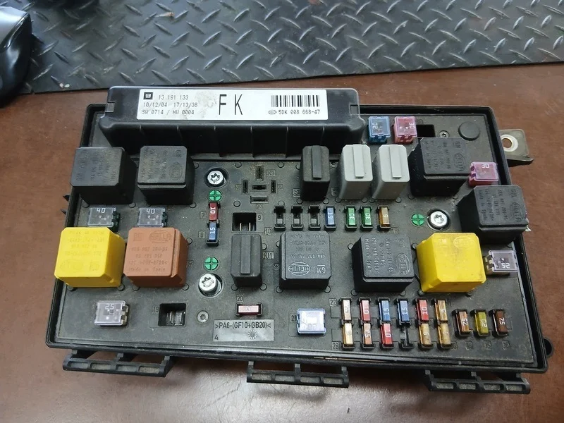 Zekeringkast Opel Astra H 1.7CDTI 13191133
