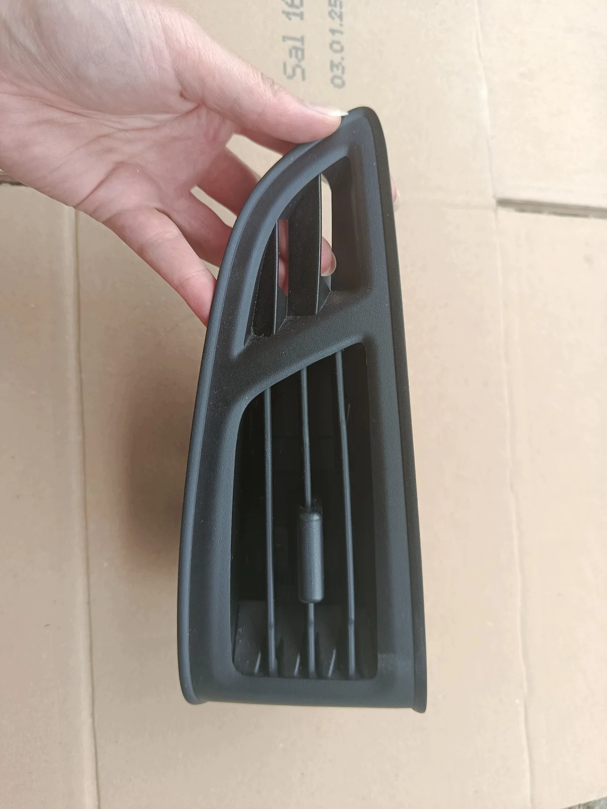 Grille d'aération droite Ford Focus MK3 BM51-018B08