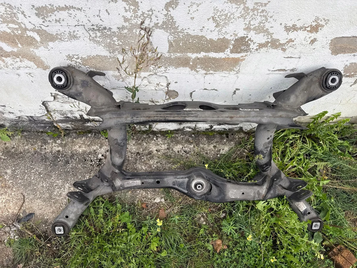 Porsche Macan 95B Soportes Suspensión Trasera image 4
