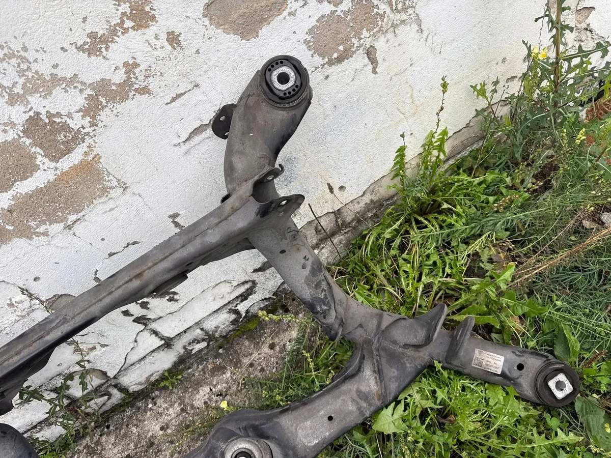 Porsche Macan 95B Soportes Suspensión Trasera image 5