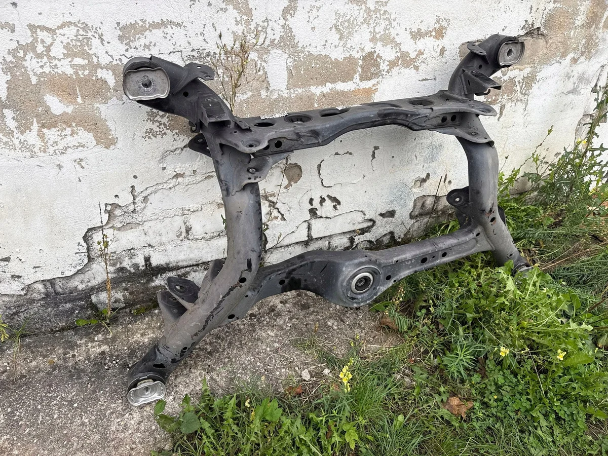 Porsche Macan 95B Soportes Suspensión Trasera image 9