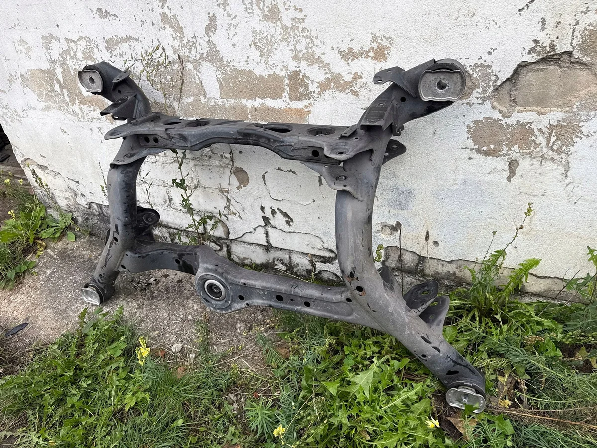 Porsche Macan 95B Soportes Suspensión Trasera image 10