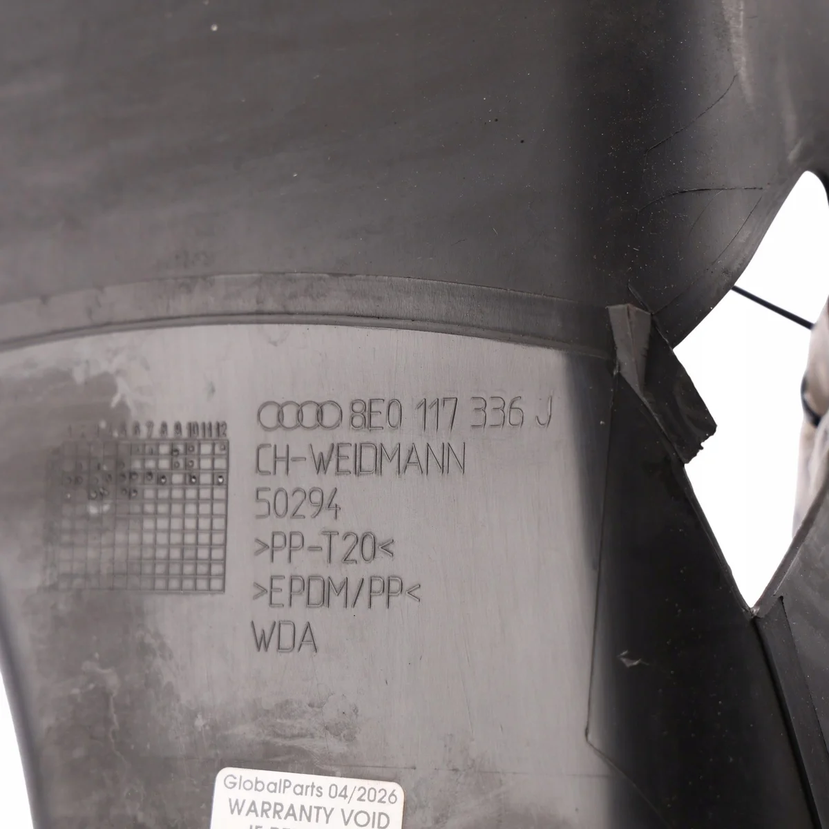 Audi A4 B7 Right Air Vent 8E0117336J image 4