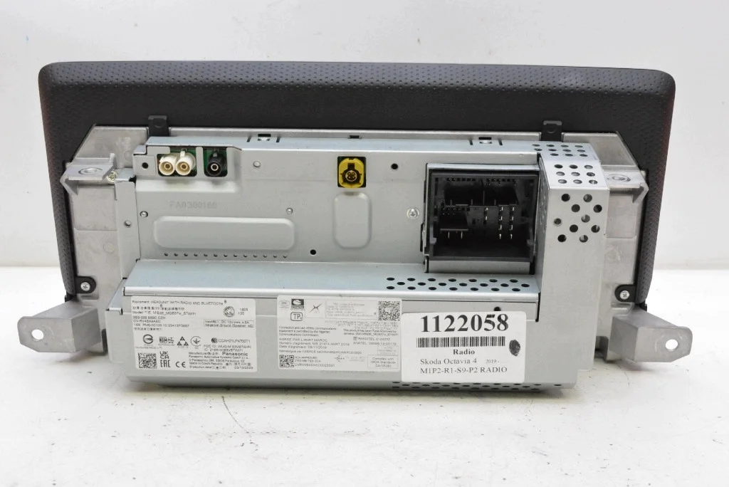 Radio Navi Bluetooth 5E3035869C Skoda Octavia IV image 4