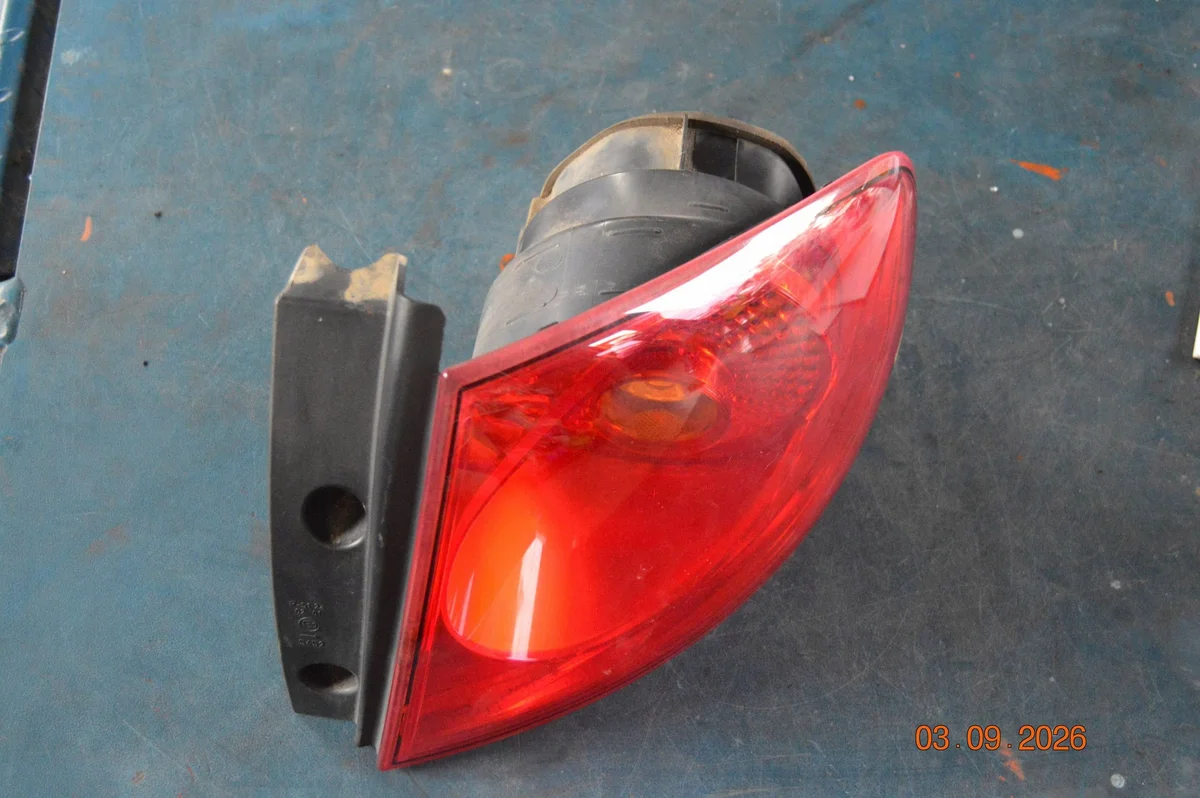 Luz trasera Seat Altea 2010 Derecha OEM image 3