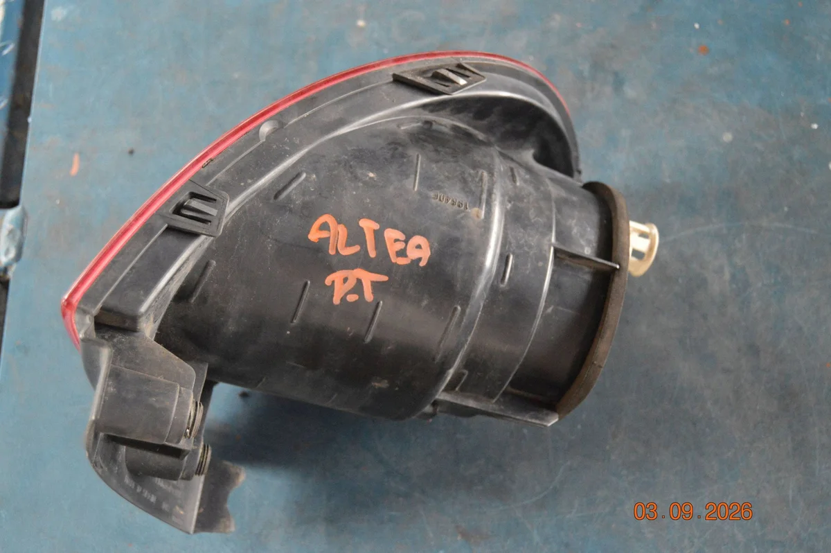 Luz trasera Seat Altea 2010 Derecha OEM image 5