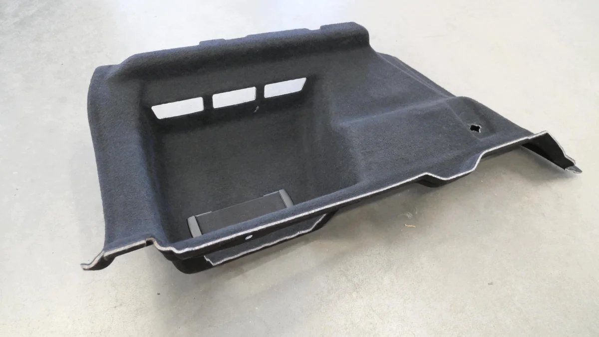 BMW X1 F48 panneau latéral coffre gauche image 3