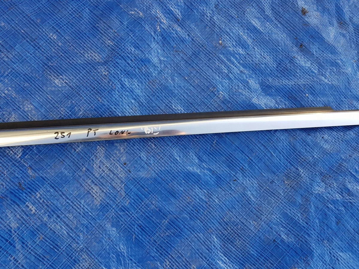 Moldura Cromada Puerta Trasera Derecha Mercedes R W251 image 5