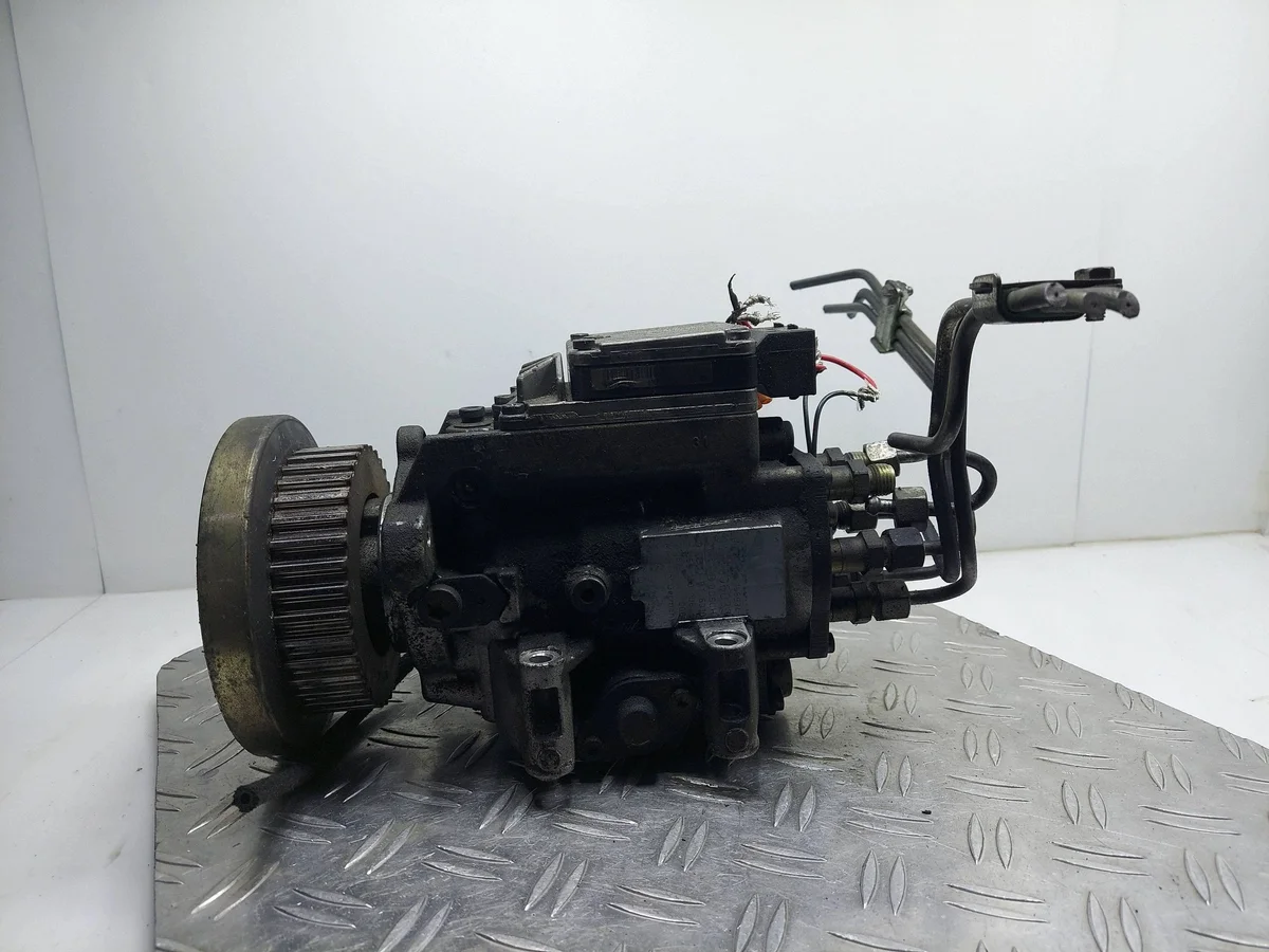 Polttoainepumppu Audi A6 C5 2.5 TDI image 3