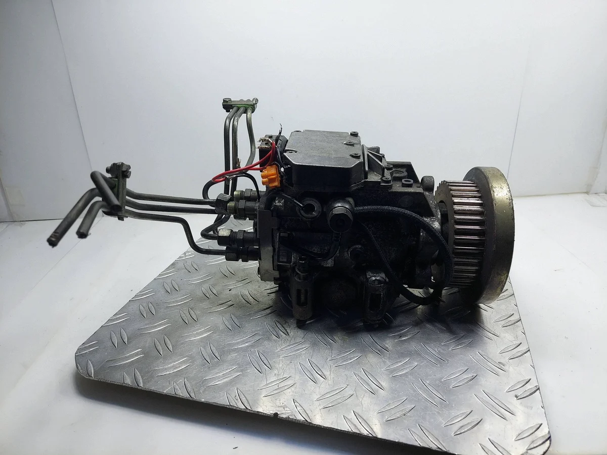 Polttoainepumppu Audi A6 C5 2.5 TDI image 5