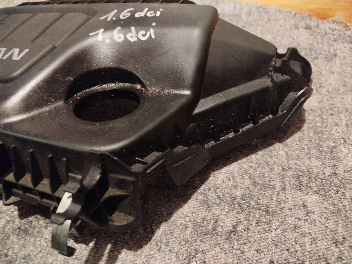 Nissan X-Trail T32 2015 Cubierta Motor Superior image 4