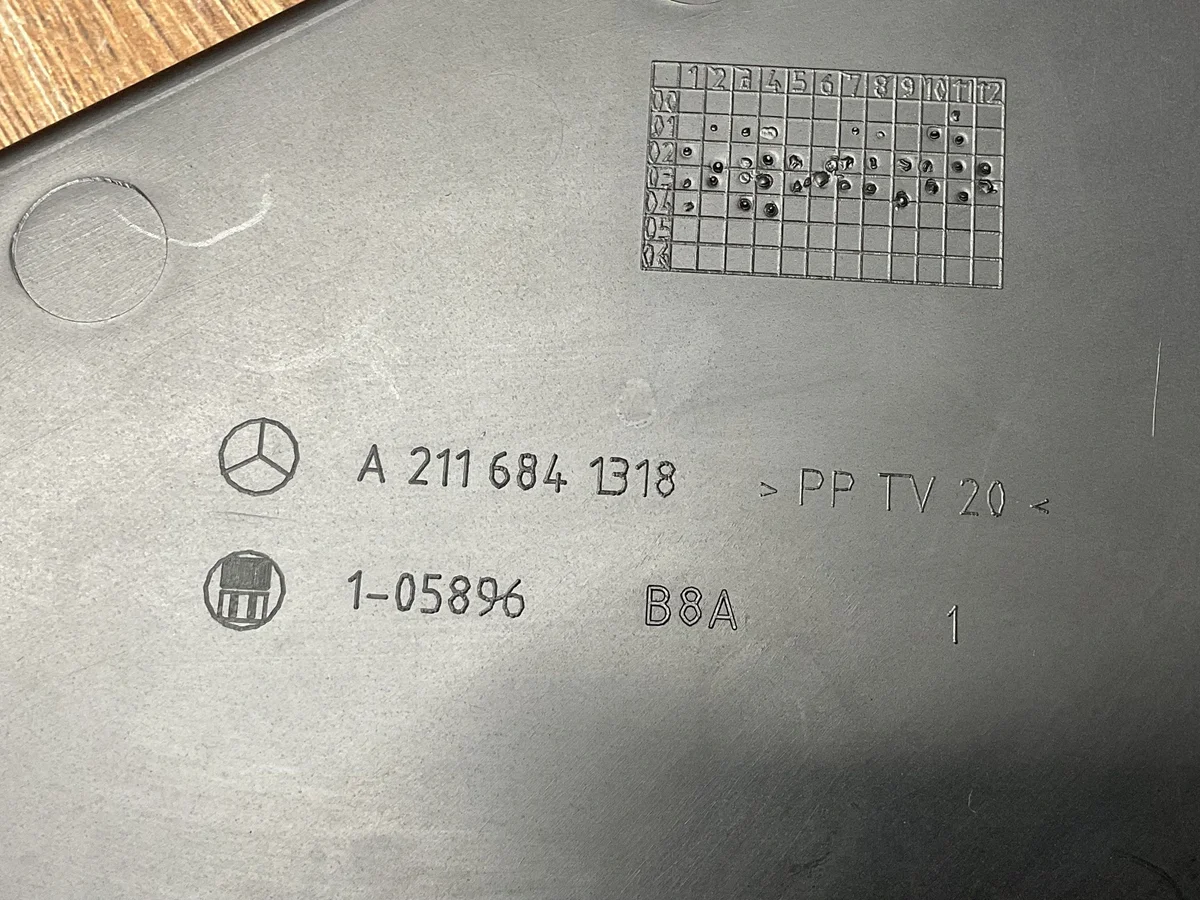 Mercedes-Benz E W211 Interieurdeel A2116841318 image 7
