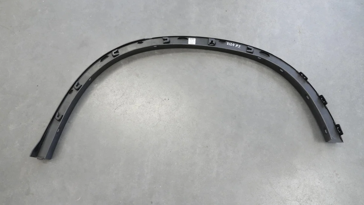 BMW X1 F48 Kotflügelverkleidung rechts hinten image 6