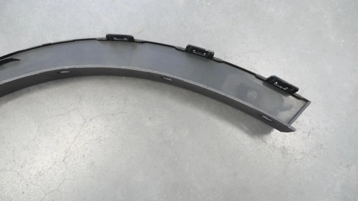 BMW X1 F48 Kotflügelverkleidung rechts hinten image 7