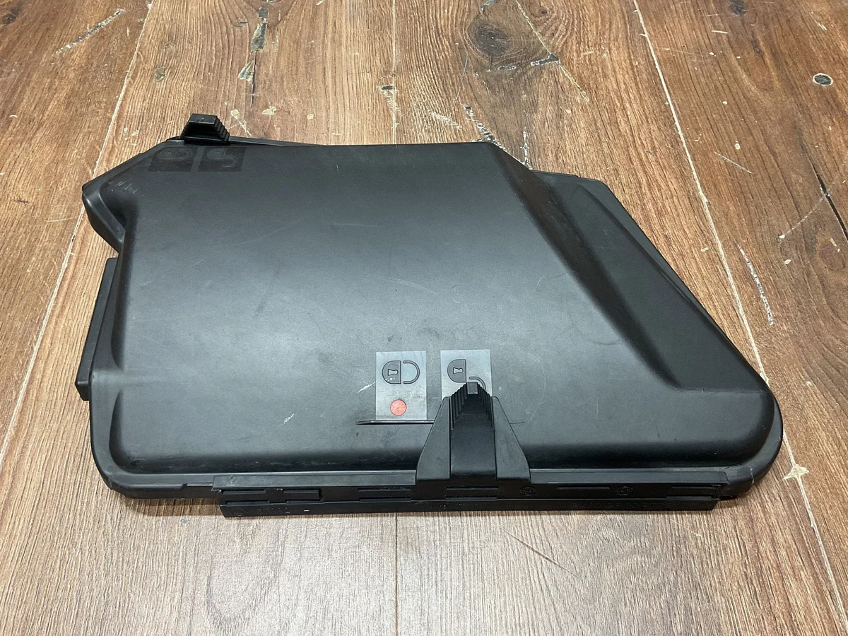 Couvercle boîte fusibles Mercedes Classe E W211