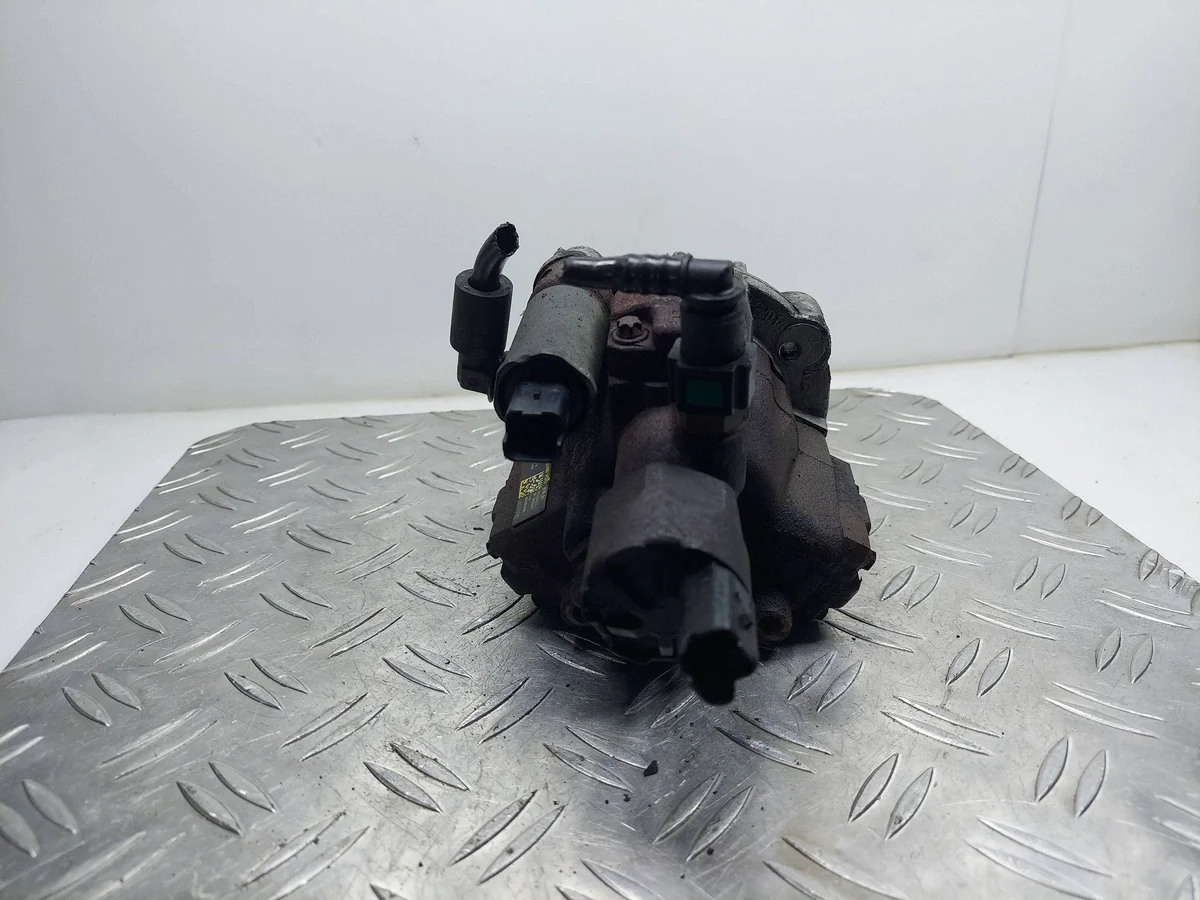 Brandstofpomp Ford Focus MK2 1.8 TDCI image 4