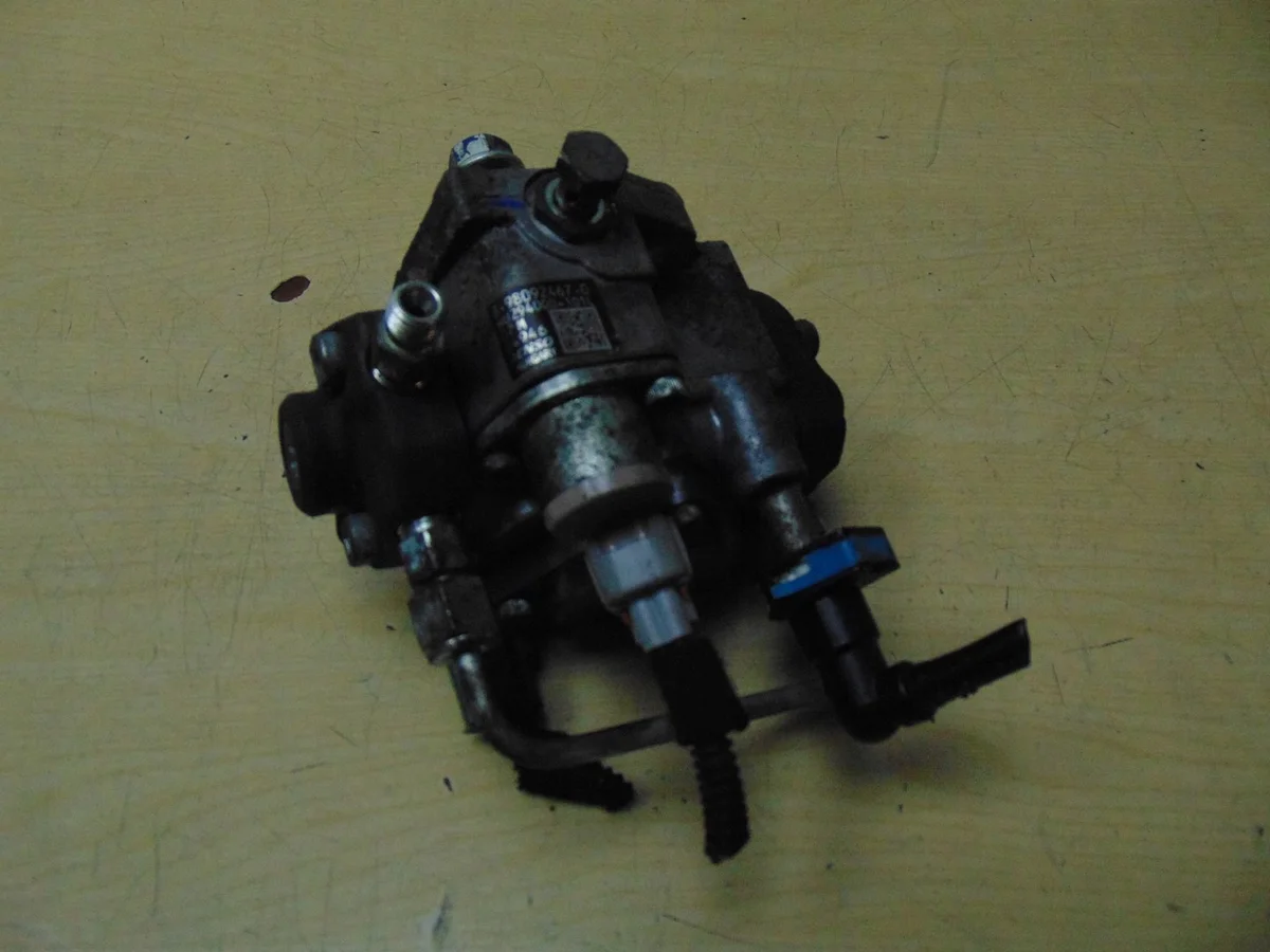 Pompe haute pression Opel Astra 1.7 CDTI image 5