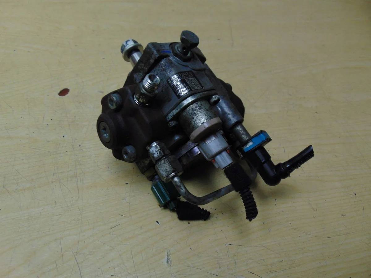 Pompe haute pression Opel Astra 1.7 CDTI image 6