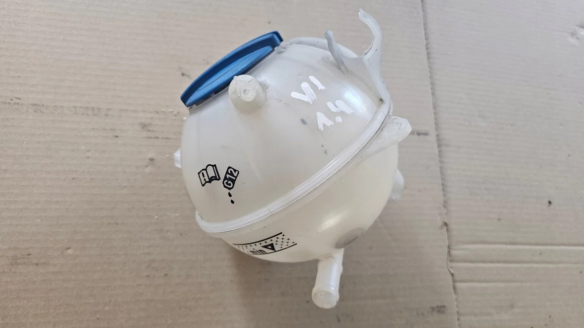 Réservoir Lave-Glace VW Golf V VI A3 8P