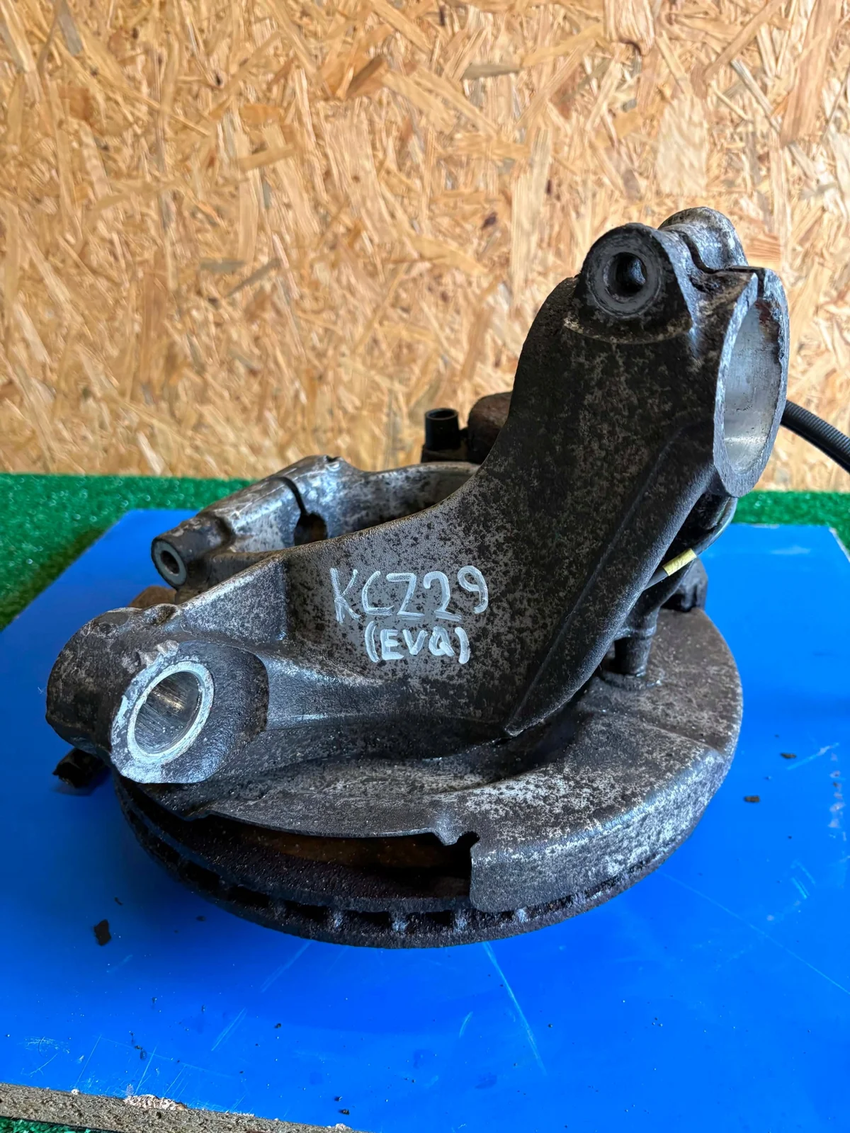 Achsschenkel vorne links Land Rover Evoque L538 image 6