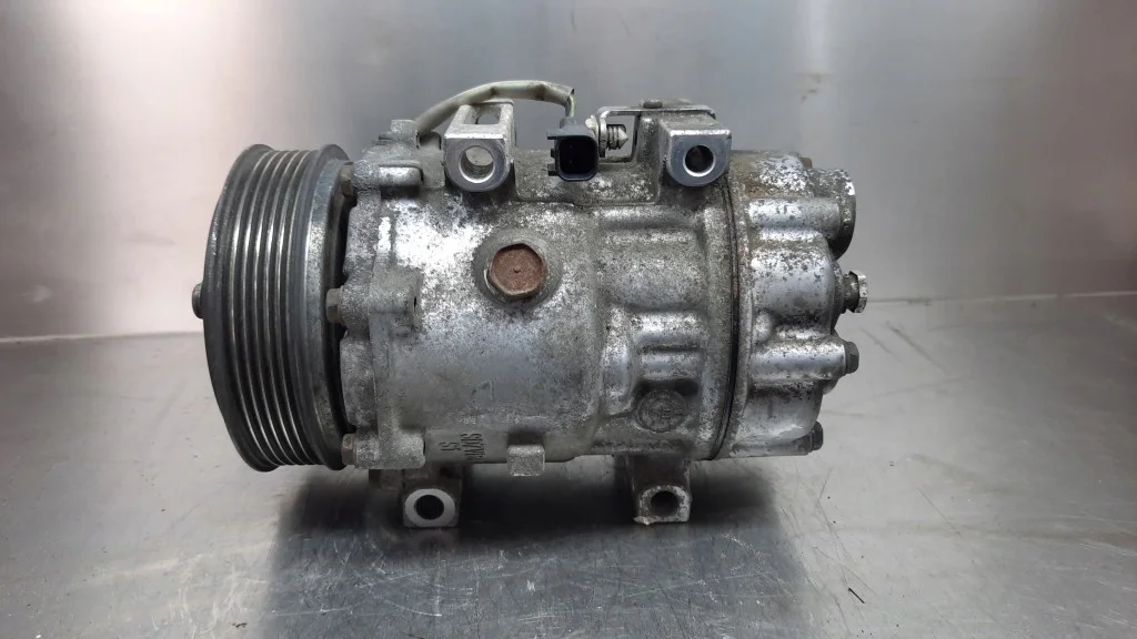 Compressor AC Volvo S40 V50 2.0D Usado image 3