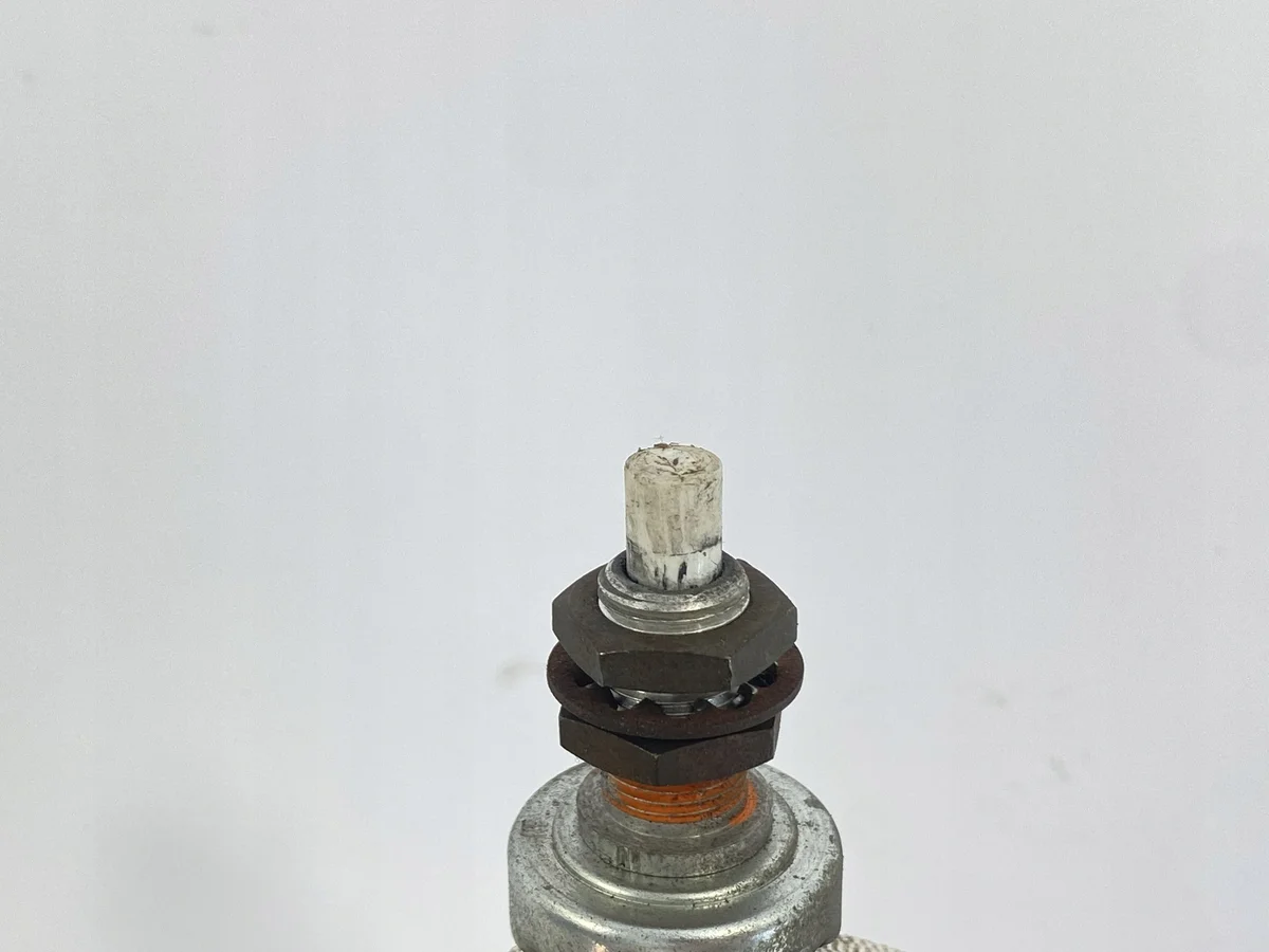 Sensor de Freio Mercedes W116 R107 Usado image 8
