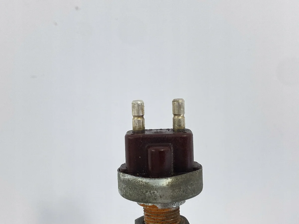 Sensor de Freio Mercedes W116 R107 Usado image 9