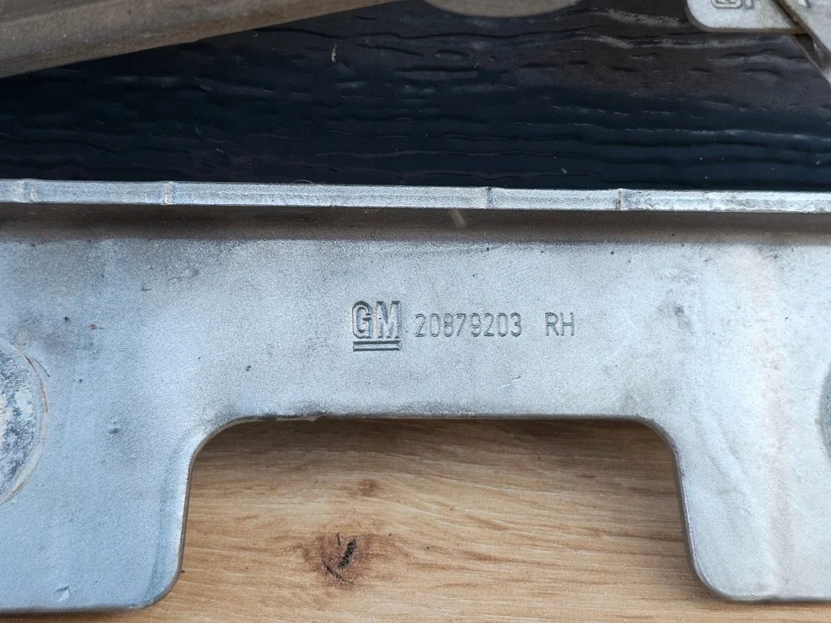 Charnières capot Opel Astra J occasion image 6