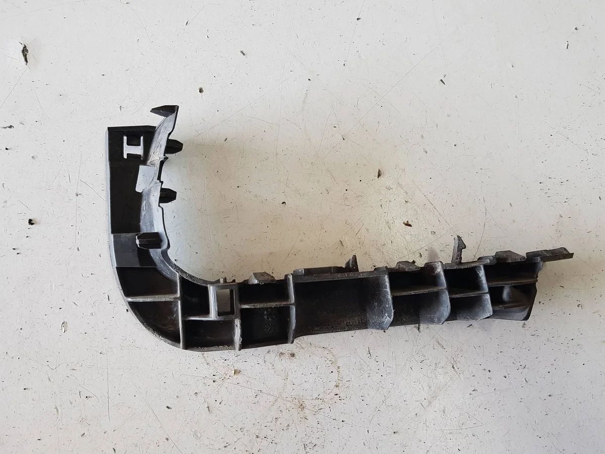 Audi A3 8V 13-16 Stötfångarfäste Vänster Fram