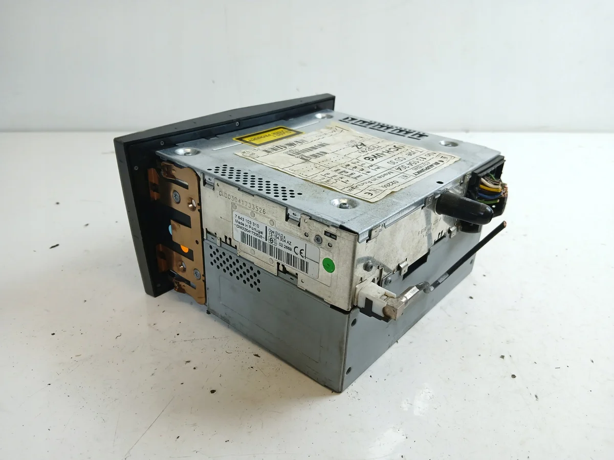 Opel Astra H Zafira B Radio CD 13154304 image 3